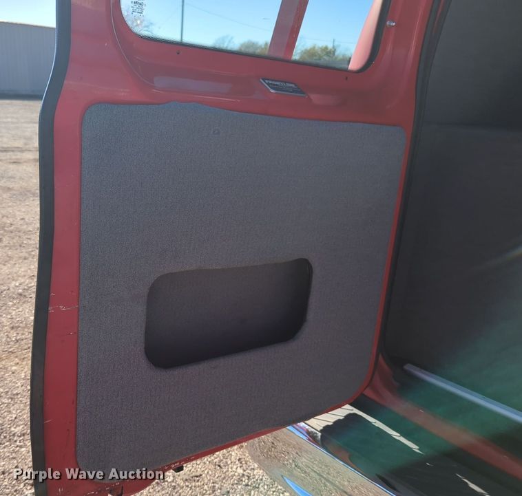 image for item EG2280 2007 Ford E350 mobile command center van