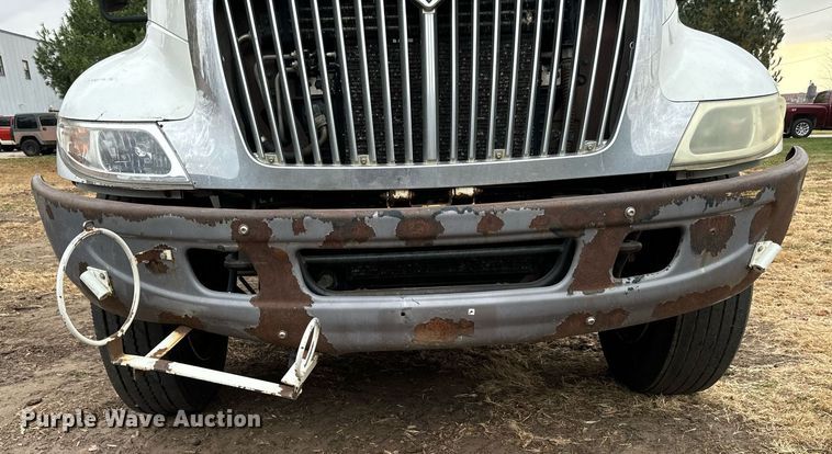 image for item EG6855 2006 International 4300 SBA bucket truck