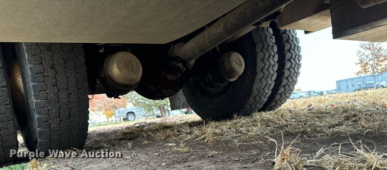 image for item EG6855 2006 International 4300 SBA bucket truck
