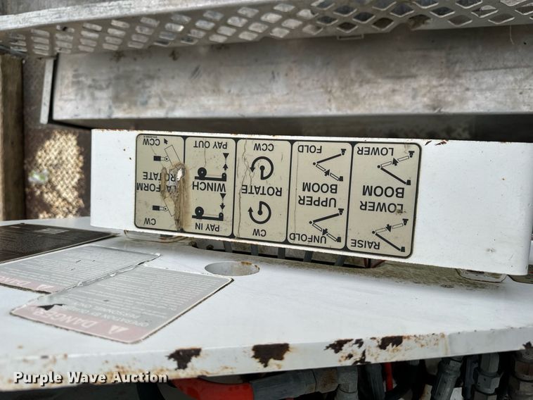 image for item EG6855 2006 International 4300 SBA bucket truck