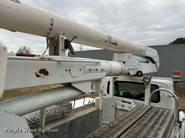 image for item EG6855 2006 International 4300 SBA bucket truck