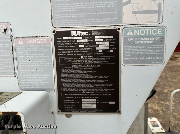 image for item EG6855 2006 International 4300 SBA bucket truck