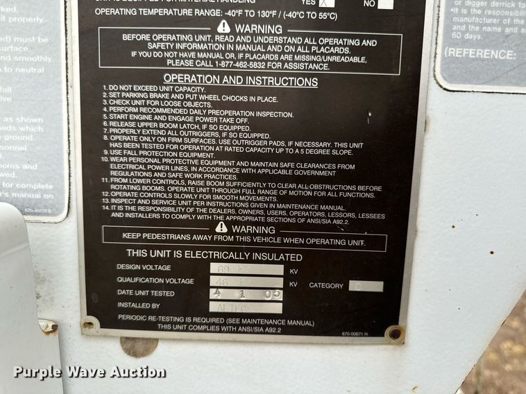 image for item EG6855 2006 International 4300 SBA bucket truck