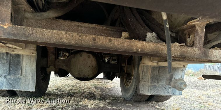 image for item EG6855 2006 International 4300 SBA bucket truck