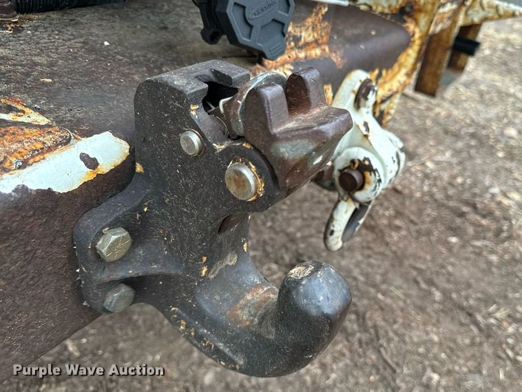 image for item EG6855 2006 International 4300 SBA bucket truck