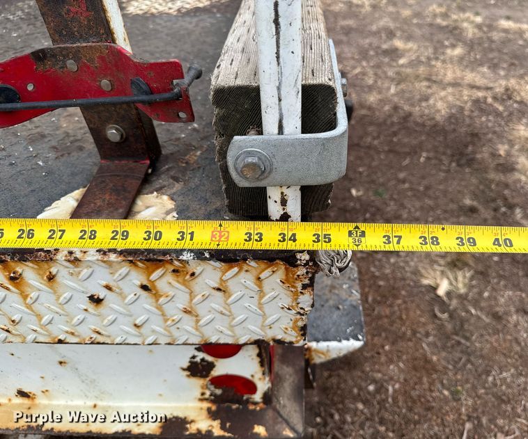 image for item EG6855 2006 International 4300 SBA bucket truck
