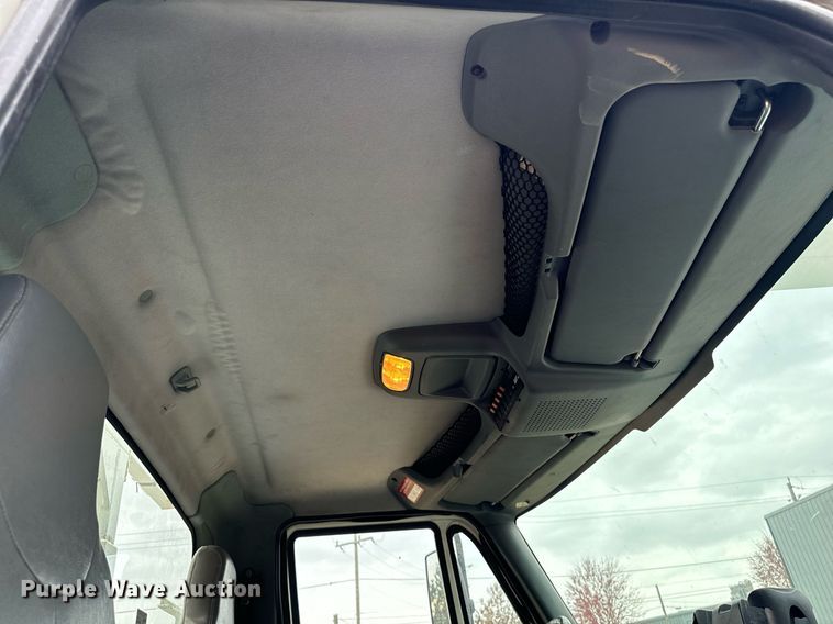 image for item EG6855 2006 International 4300 SBA bucket truck