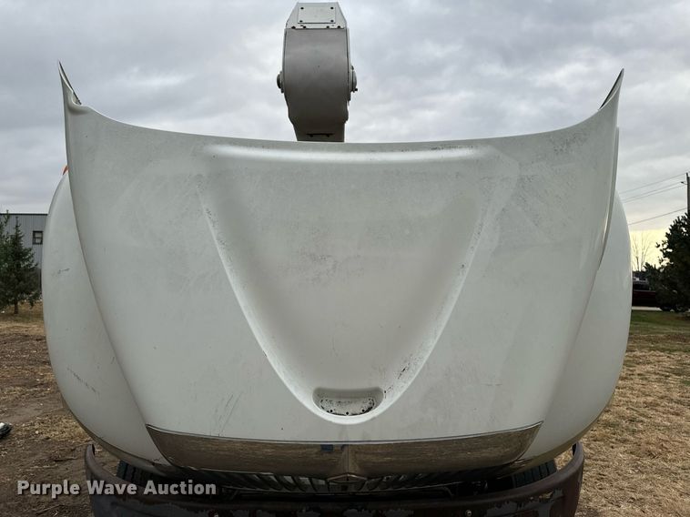 image for item EG6855 2006 International 4300 SBA bucket truck