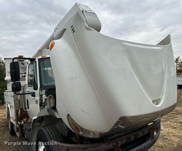image for item EG6855 2006 International 4300 SBA bucket truck