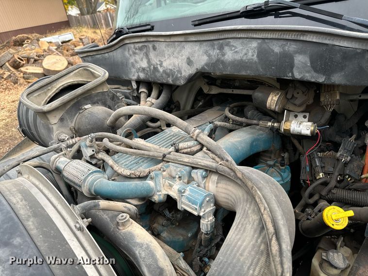 image for item EG6855 2006 International 4300 SBA bucket truck