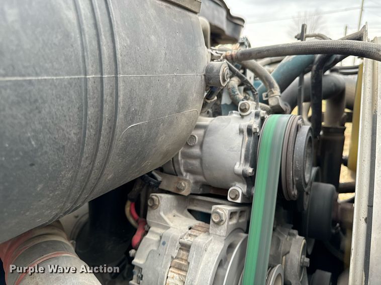 image for item EG6855 2006 International 4300 SBA bucket truck