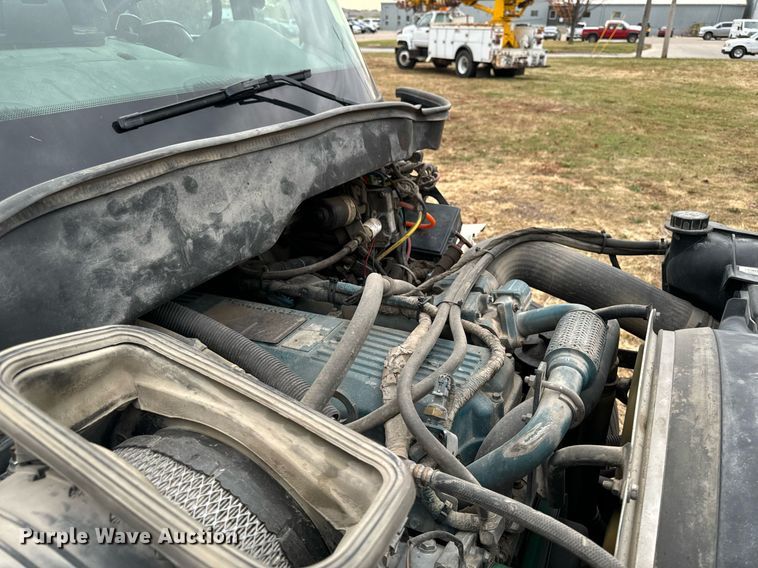 image for item EG6855 2006 International 4300 SBA bucket truck