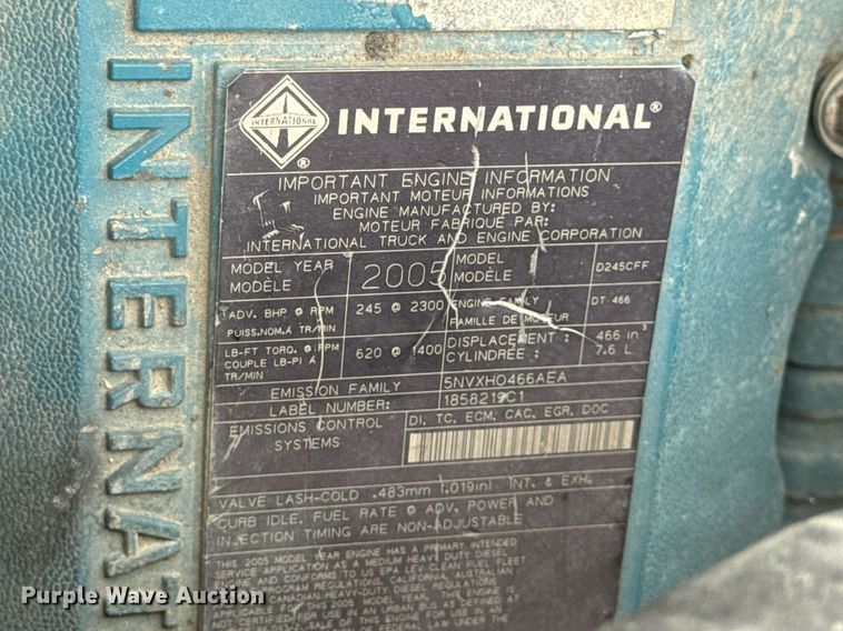 image for item EG6855 2006 International 4300 SBA bucket truck