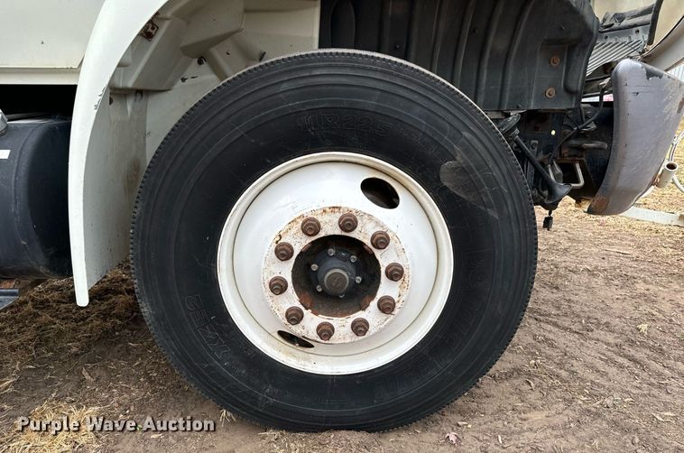 image for item EG6855 2006 International 4300 SBA bucket truck