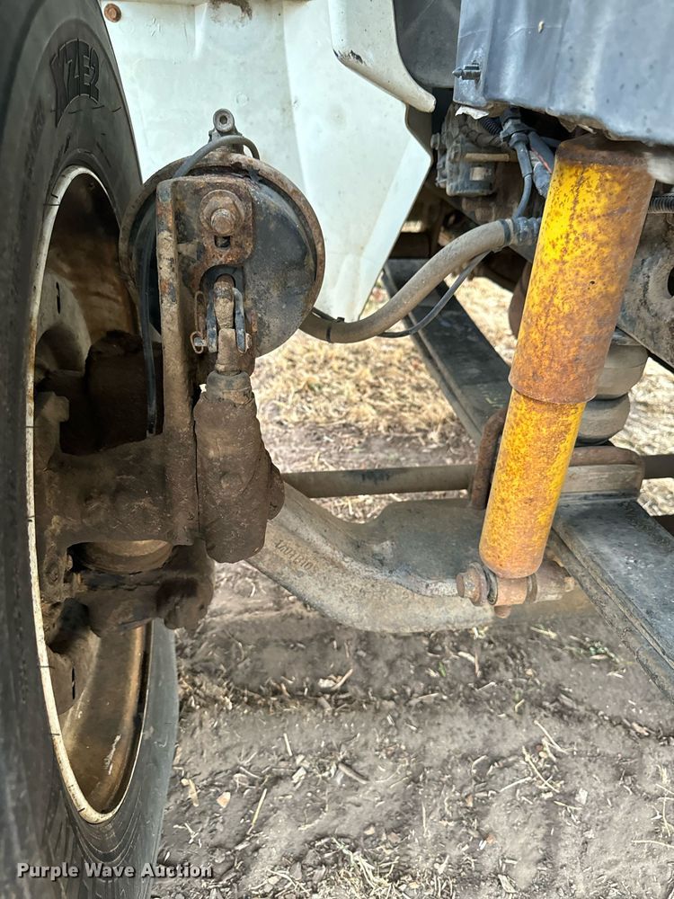 image for item EG6855 2006 International 4300 SBA bucket truck