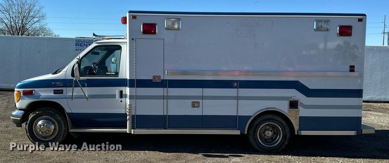 image for item EG6952 1995 Ford E350 ambulance