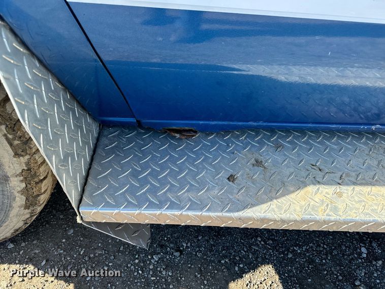 image for item EG6952 1995 Ford E350 ambulance