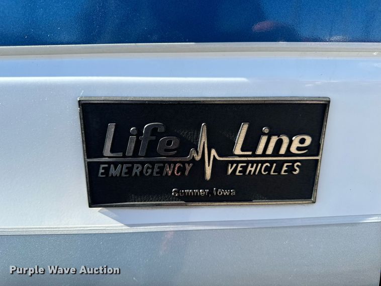 image for item EG6952 1995 Ford E350 ambulance
