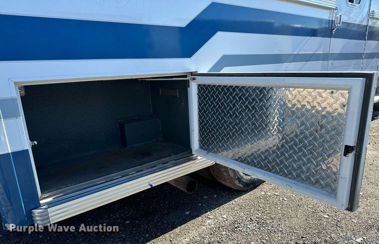 image for item EG6952 1995 Ford E350 ambulance
