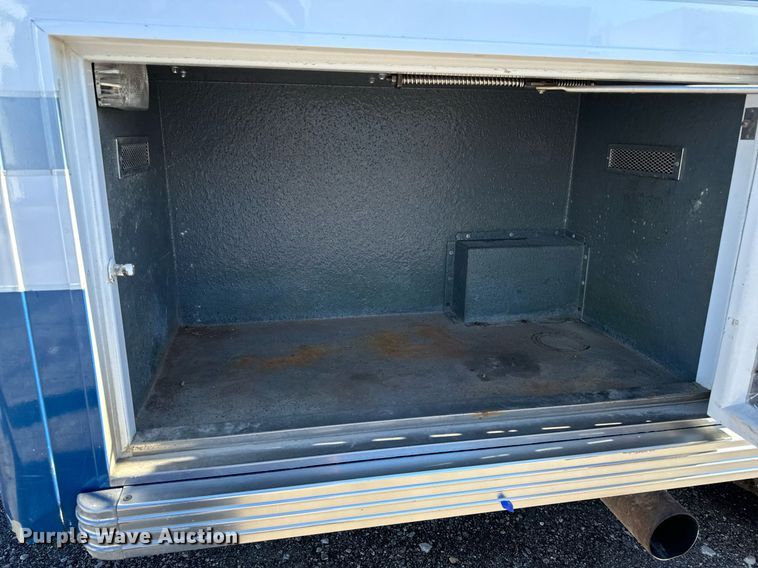 image for item EG6952 1995 Ford E350 ambulance