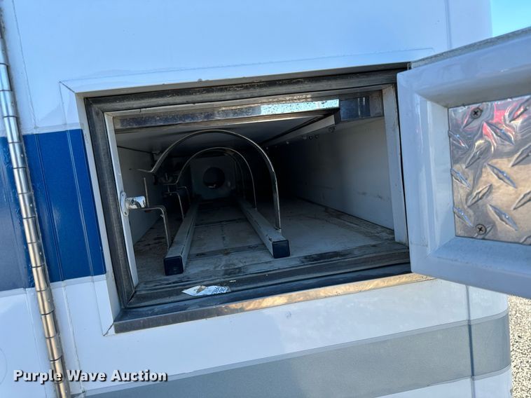 image for item EG6952 1995 Ford E350 ambulance