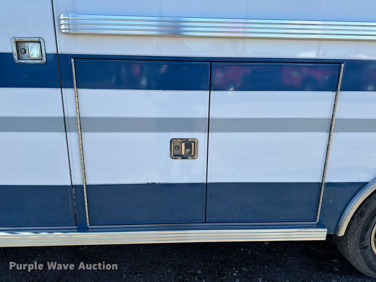 image for item EG6952 1995 Ford E350 ambulance