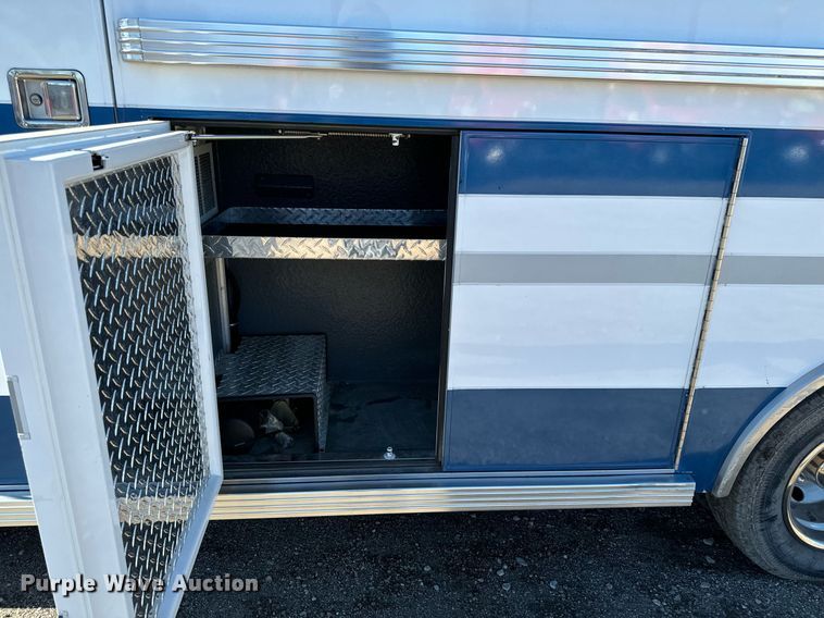 image for item EG6952 1995 Ford E350 ambulance