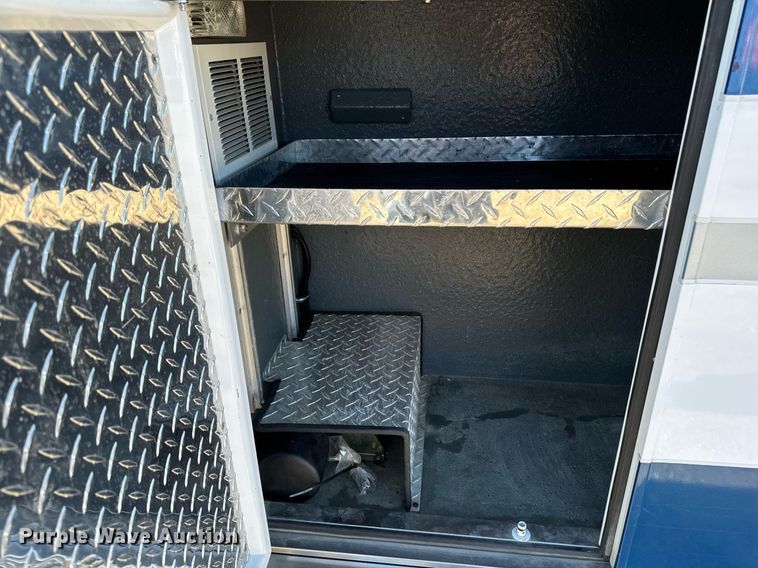 image for item EG6952 1995 Ford E350 ambulance