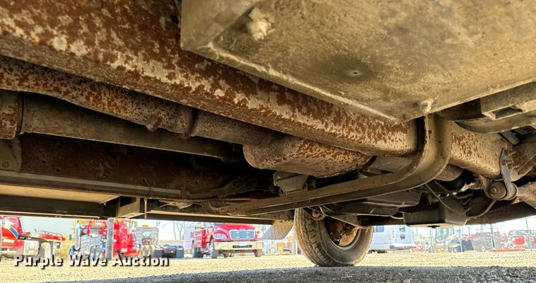 image for item EG6952 1995 Ford E350 ambulance