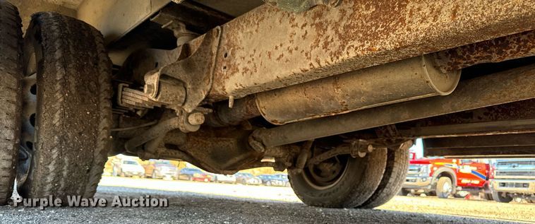 image for item EG6952 1995 Ford E350 ambulance