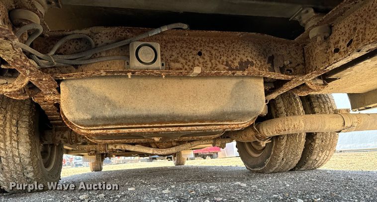 image for item EG6952 1995 Ford E350 ambulance