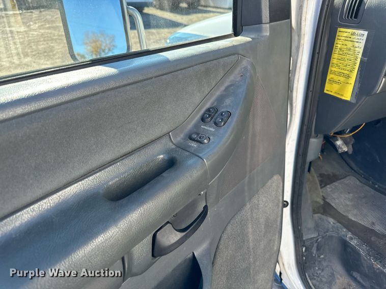 image for item EG6952 1995 Ford E350 ambulance