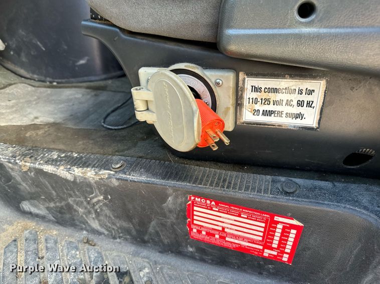 image for item EG6952 1995 Ford E350 ambulance