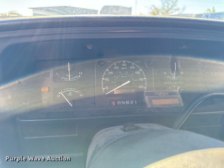 image for item EG6952 1995 Ford E350 ambulance