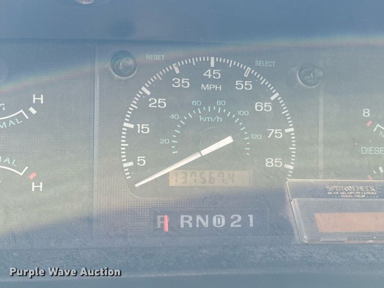 image for item EG6952 1995 Ford E350 ambulance