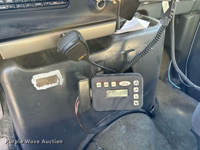 image for item EG6952 1995 Ford E350 ambulance