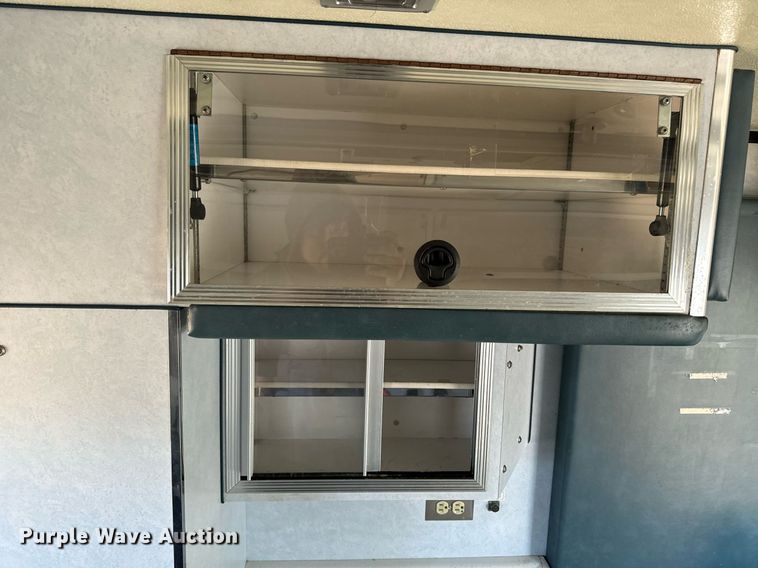 image for item EG6952 1995 Ford E350 ambulance