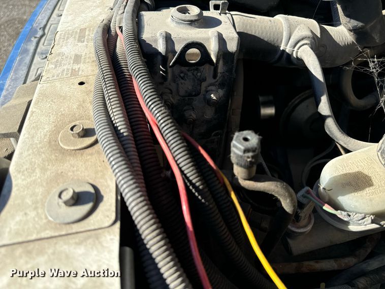 image for item EG6952 1995 Ford E350 ambulance