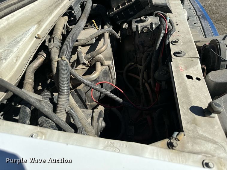 image for item EG6952 1995 Ford E350 ambulance