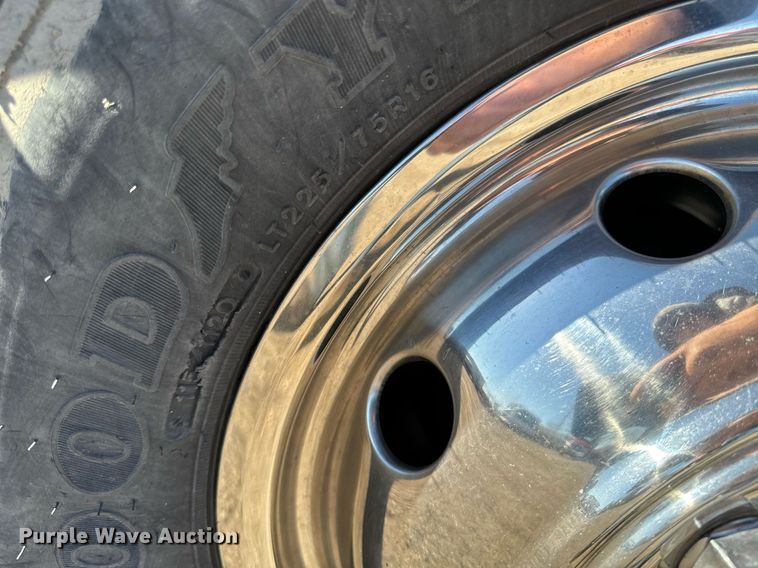 image for item EG6952 1995 Ford E350 ambulance