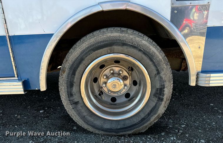 image for item EG6952 1995 Ford E350 ambulance