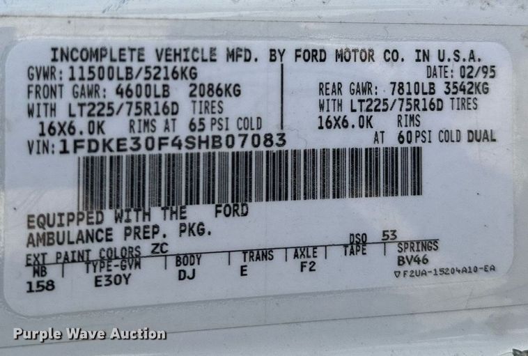 image for item EG6952 1995 Ford E350 ambulance