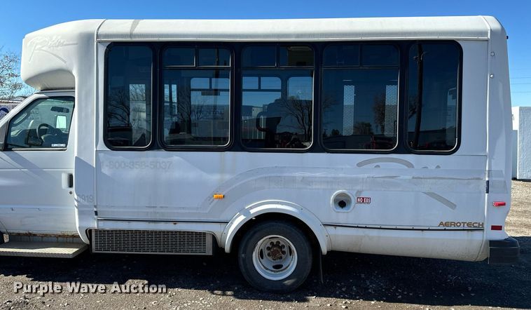 image for item EG6953 2010 El Dorado Aerotech Ford 200 shuttle bus