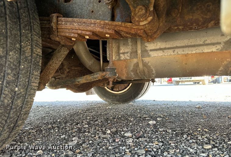 image for item EG6953 2010 El Dorado Aerotech Ford 200 shuttle bus