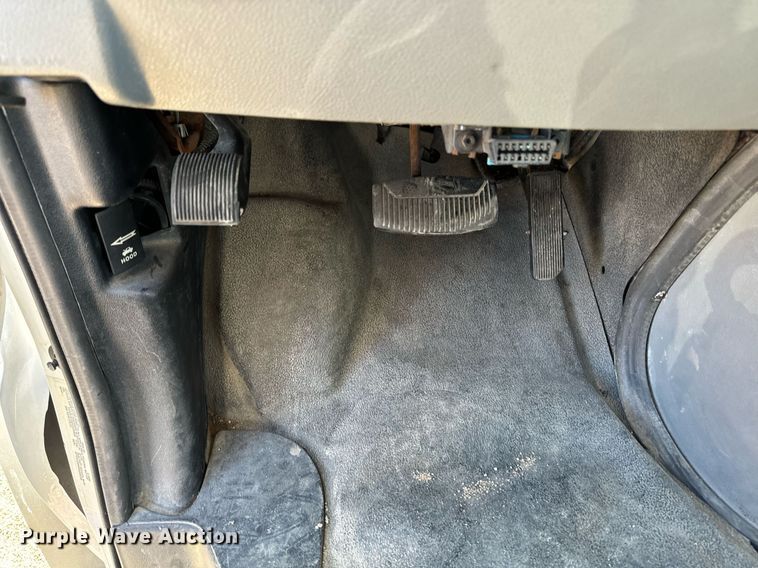 image for item EG6953 2010 El Dorado Aerotech Ford 200 shuttle bus