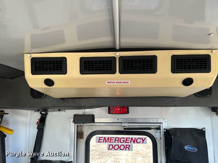 image for item EG6953 2010 El Dorado Aerotech Ford 200 shuttle bus