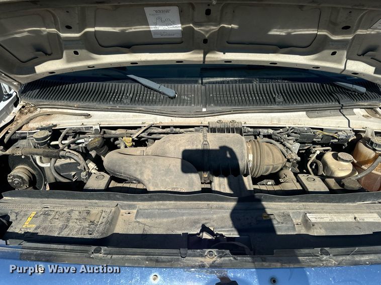 image for item EG6953 2010 El Dorado Aerotech Ford 200 shuttle bus