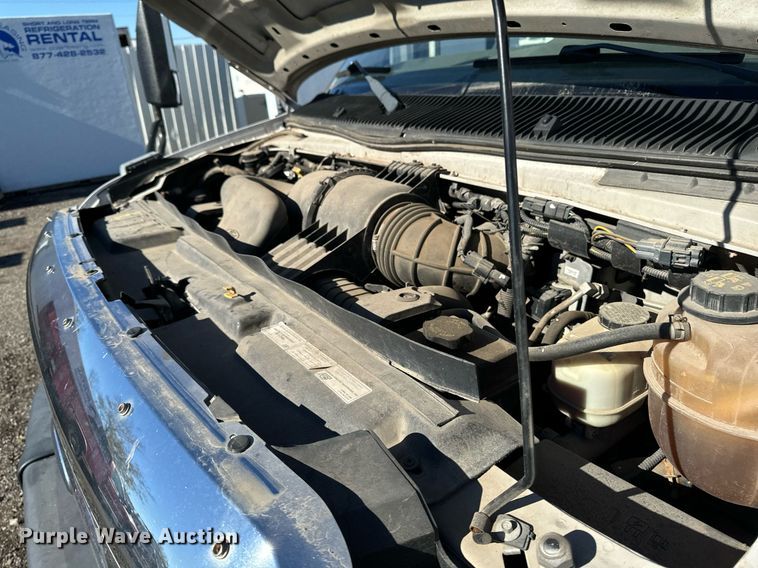 image for item EG6953 2010 El Dorado Aerotech Ford 200 shuttle bus