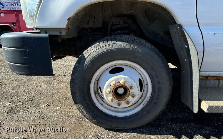 image for item EG6953 2010 El Dorado Aerotech Ford 200 shuttle bus