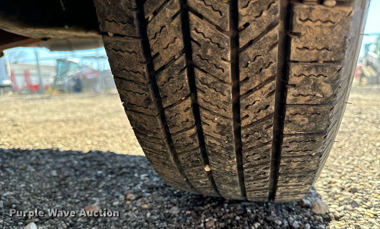 image for item EG6953 2010 El Dorado Aerotech Ford 200 shuttle bus